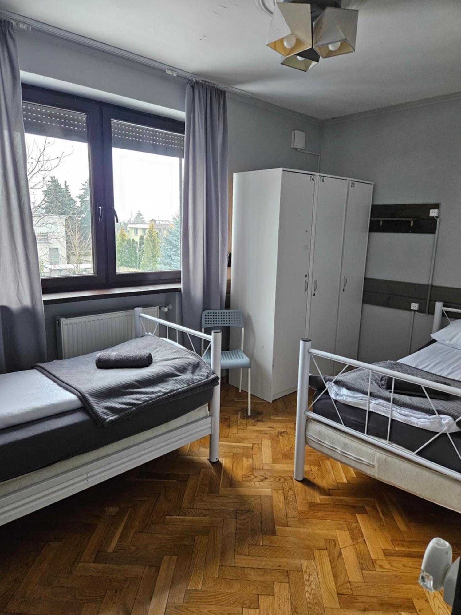 Pokoje Pracownicze Кімнати Для Працівників,Гуртожиток Сважендз Экстерьер фото